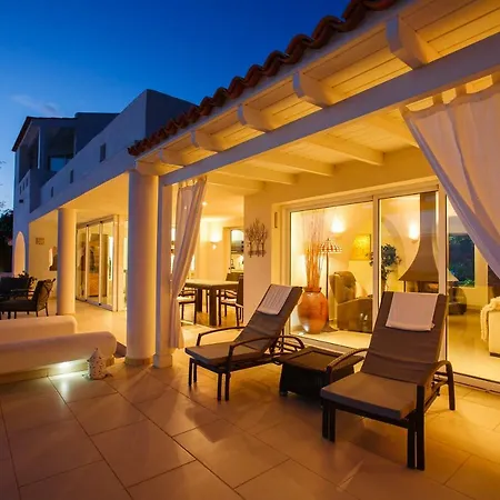 Casa Rosas Villa *